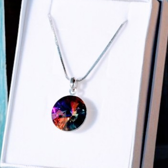 NEW Volcano Rivoli Crystal Pendant/Necklace - Picture 2 of 3